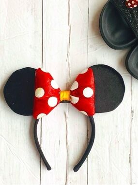 MINNIE MOUSE Polka Dot Minnie-Style Ears Headband - Red & Black